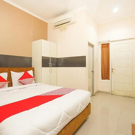 Oyo 450 Semampir Residence Surabaya Eksteriør billede