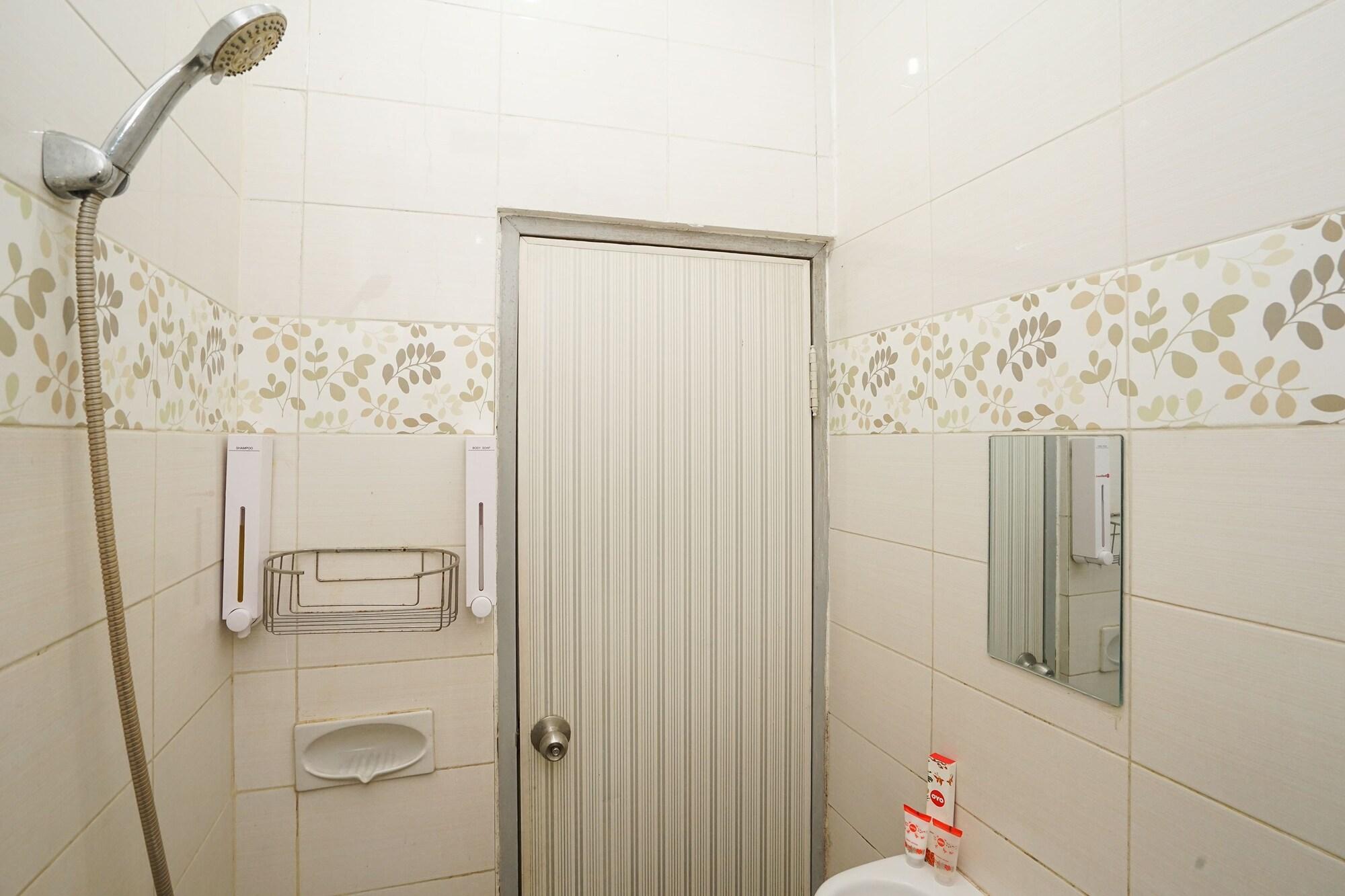 Oyo 450 Semampir Residence Surabaya Eksteriør billede
