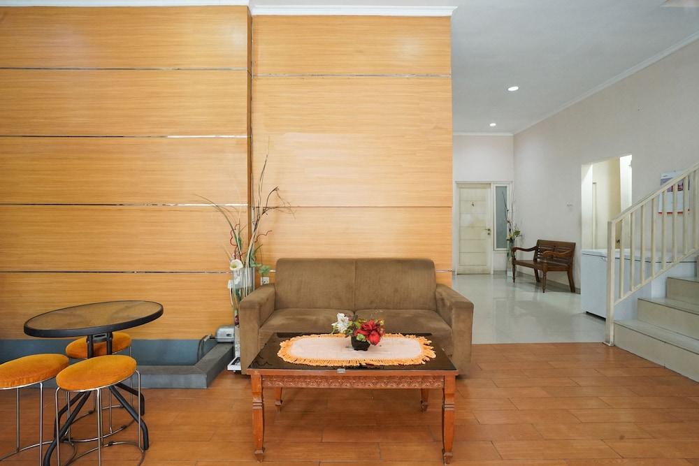 Oyo 450 Semampir Residence Surabaya Eksteriør billede